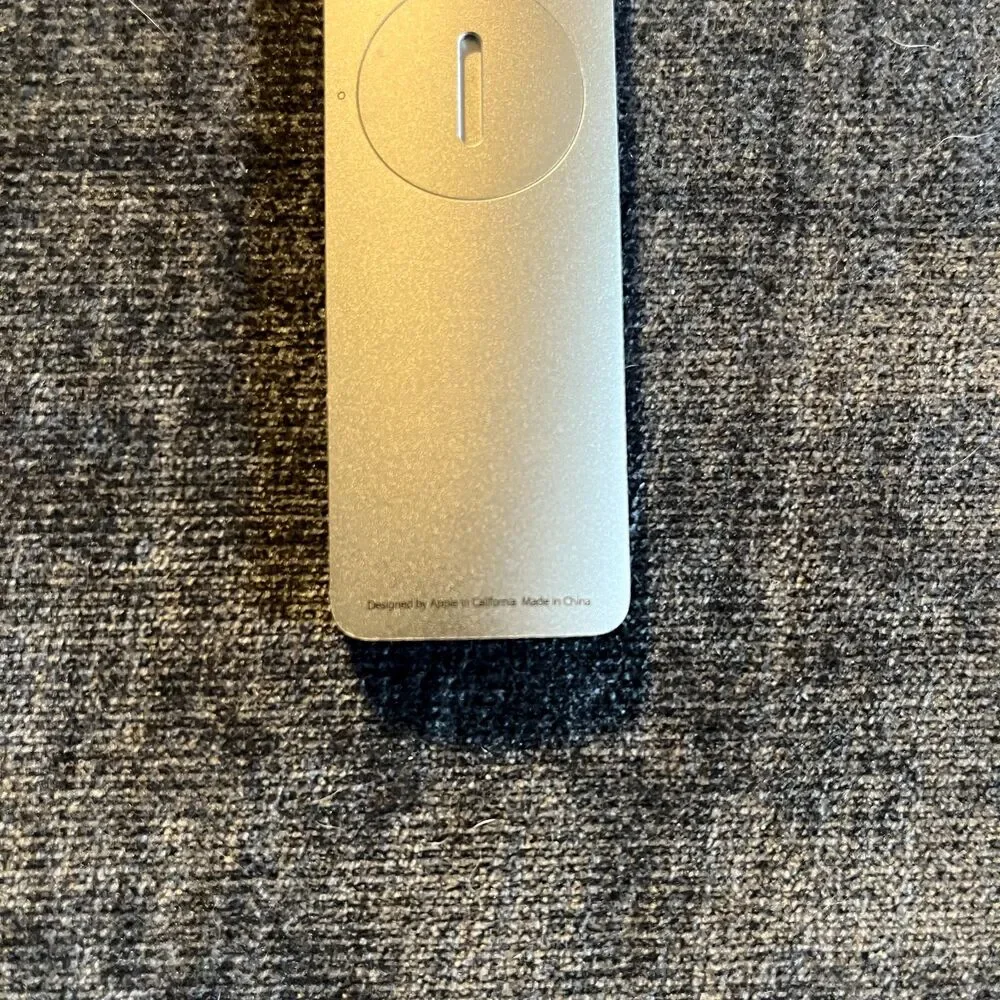 AppleTV A1625 4th Gen HD 32GB w/Apple A1294 Remote UPDATED & RESET